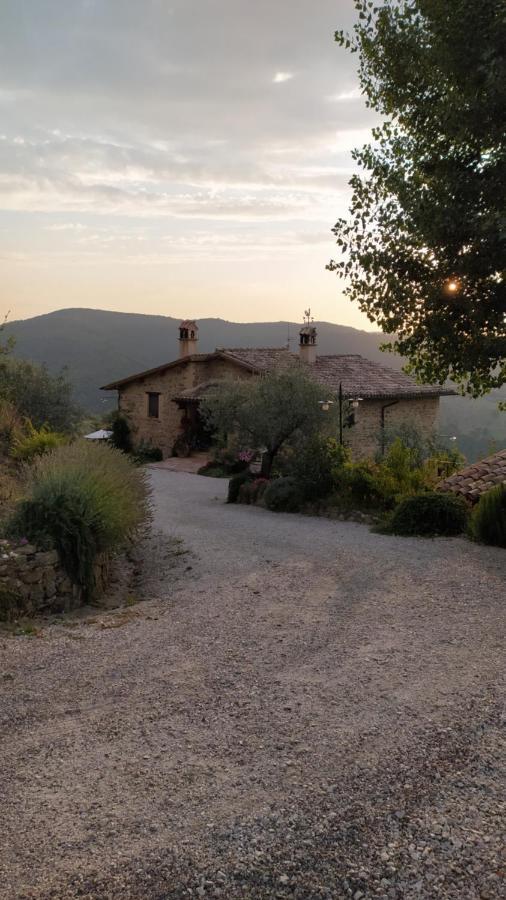 Il Casale Di Fiore Cannara Exteriör bild