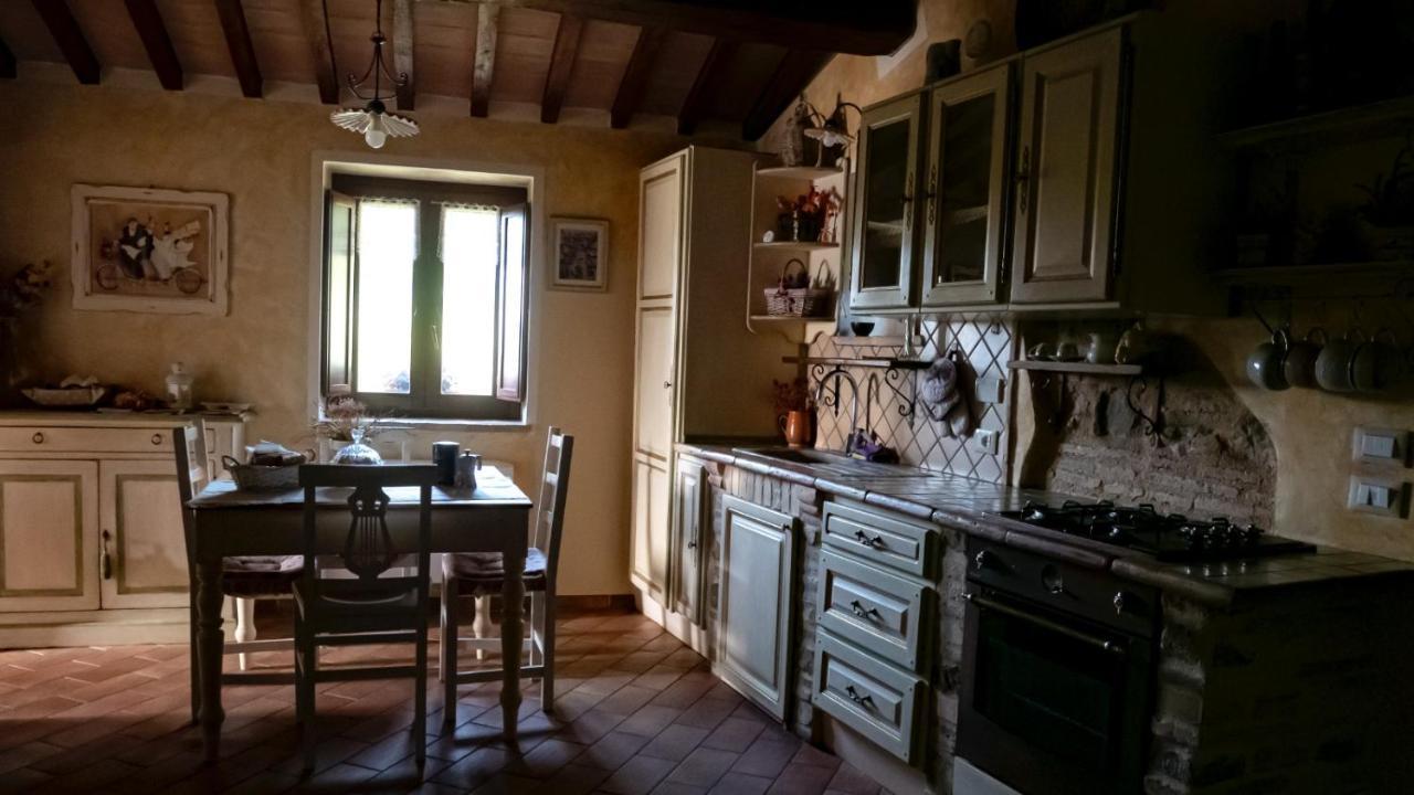 Il Casale Di Fiore Cannara Exteriör bild