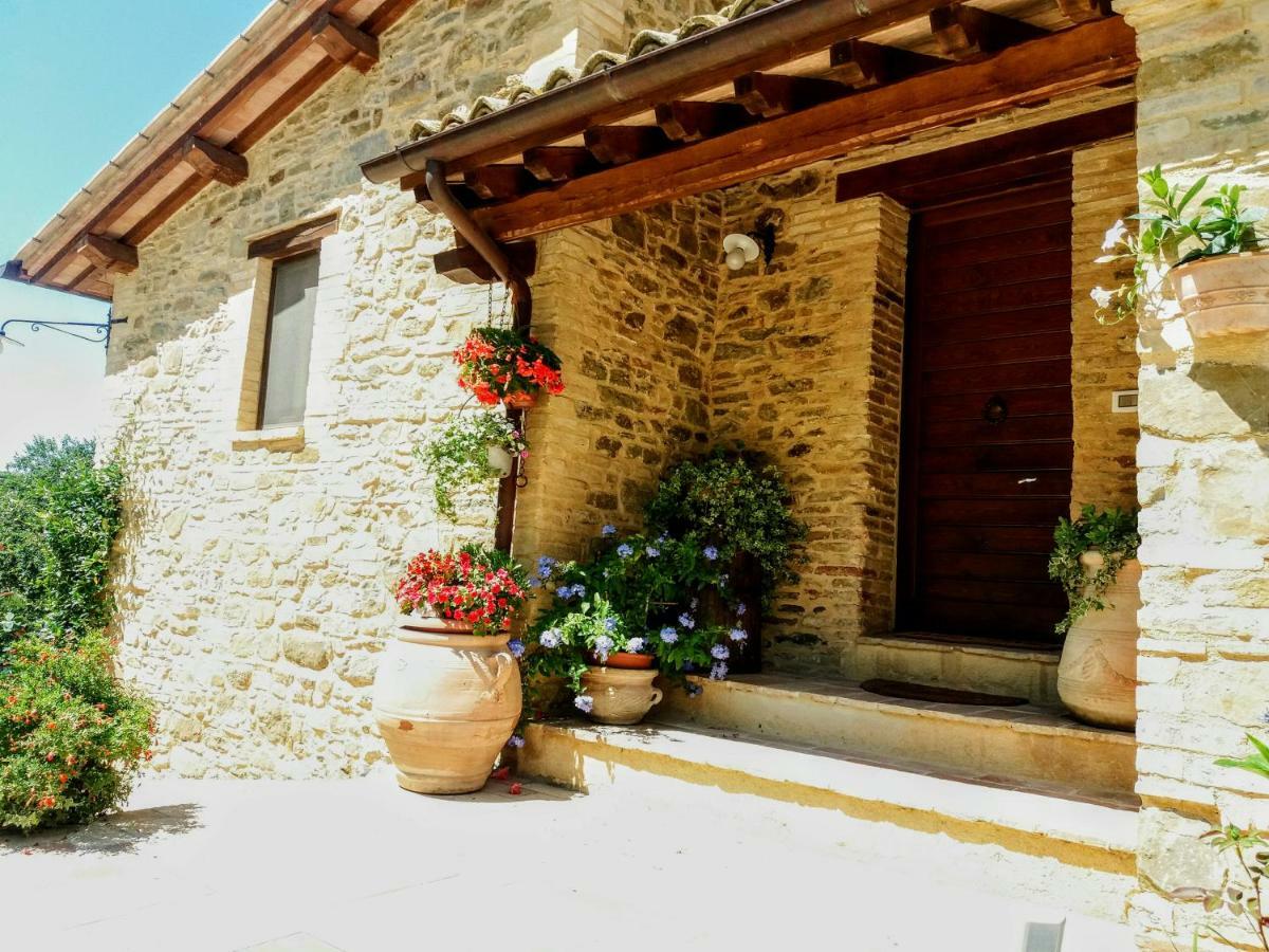 Il Casale Di Fiore Cannara Exteriör bild