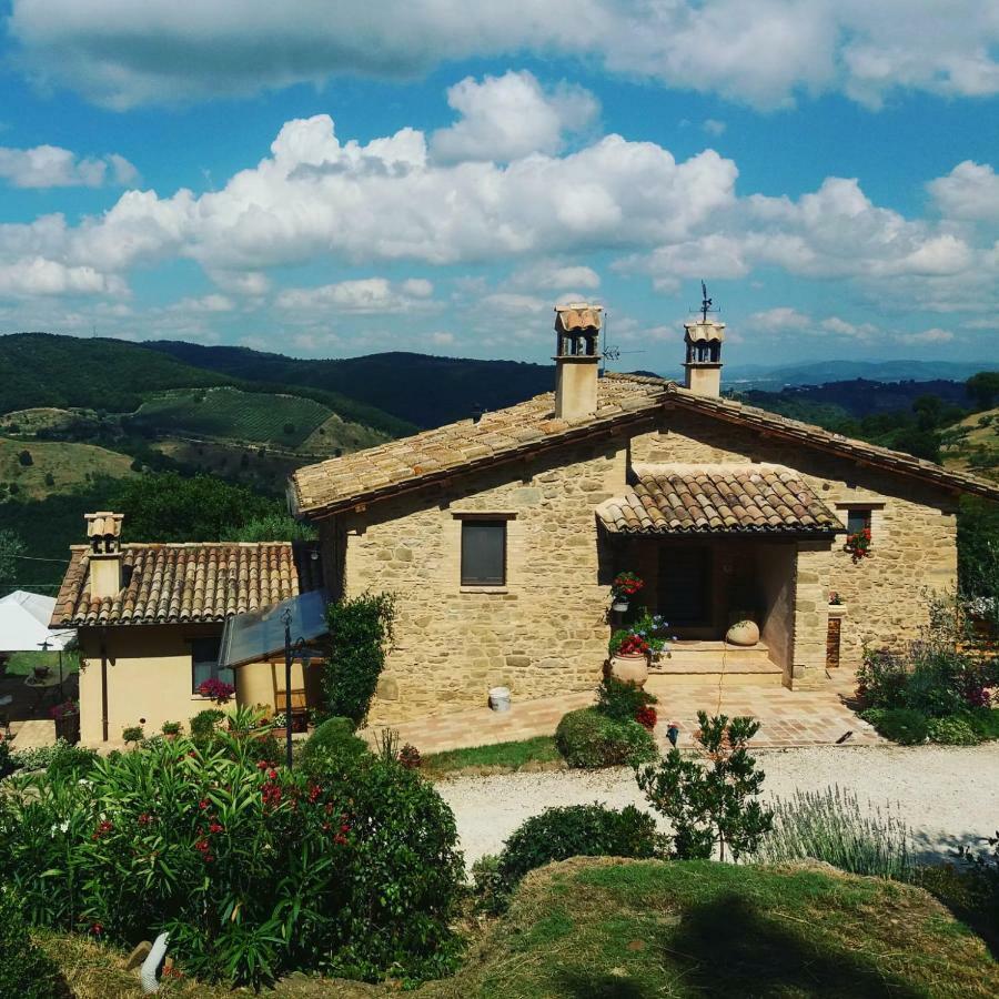 Il Casale Di Fiore Cannara Exteriör bild