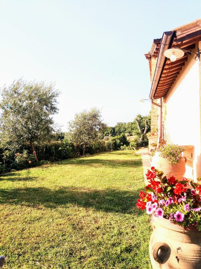 Il Casale Di Fiore Cannara Exteriör bild